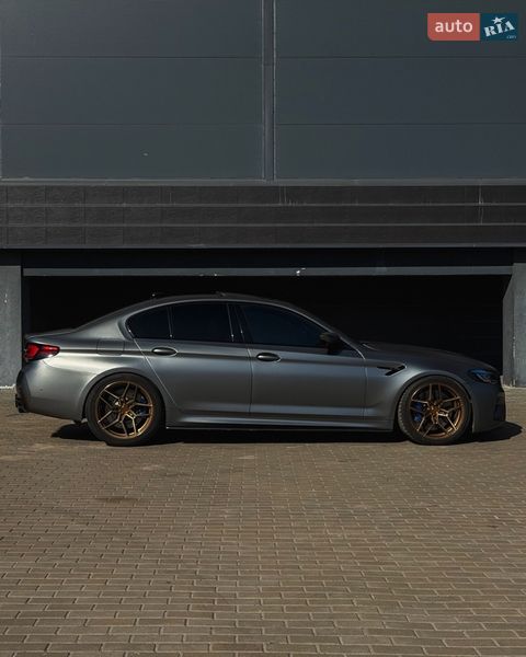 Седан BMW M5 2019 в Киеве