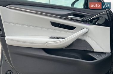 Седан BMW M5 2018 в Львове