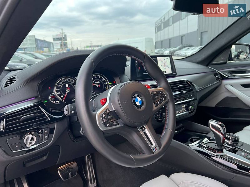 Седан BMW M5 2018 в Львове