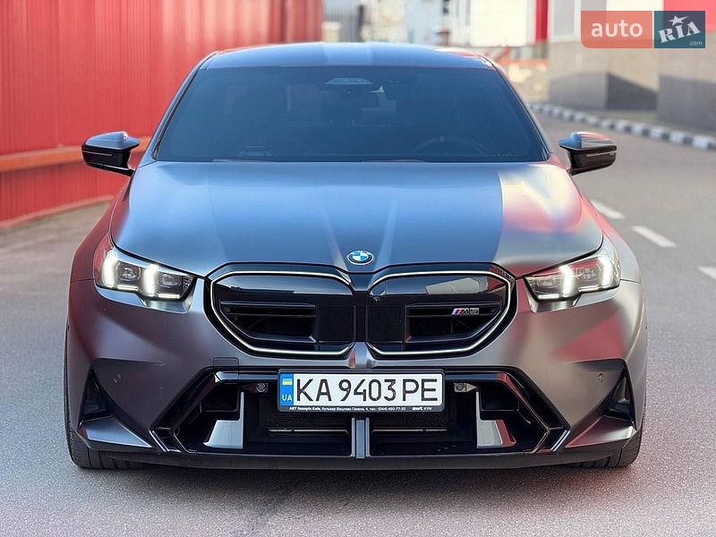 BMW M5 2025