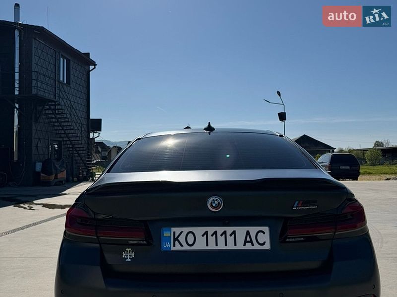Седан BMW M5 2022 в Тячеве