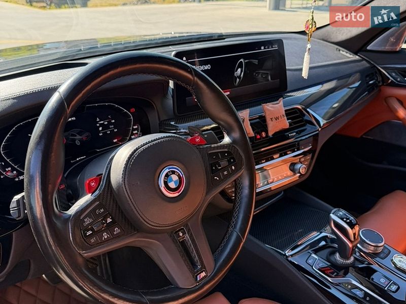 Седан BMW M5 2022 в Тячеве