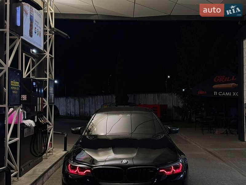 Седан BMW M5 2018 в Шептицькому