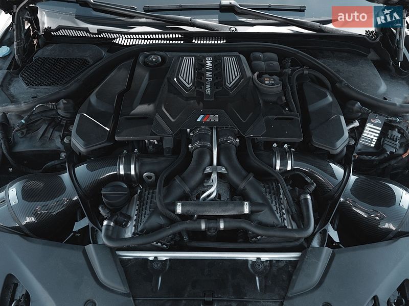Седан BMW M5 2021 в Киеве
