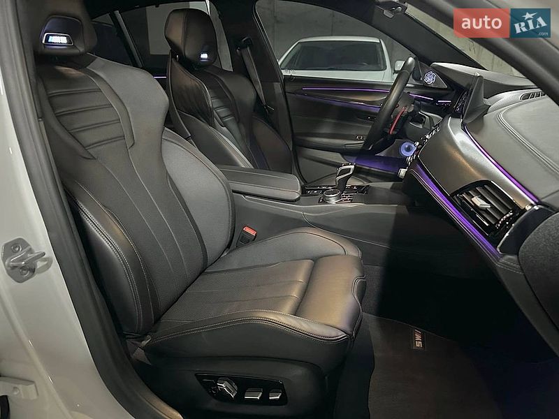 Седан BMW M5 2019 в Киеве