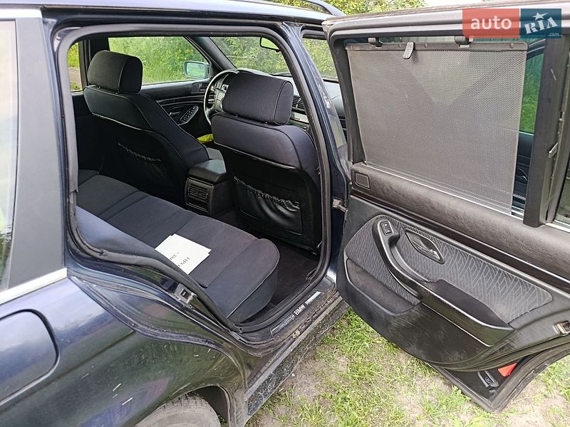 Седан BMW M5 2000 в Славянске