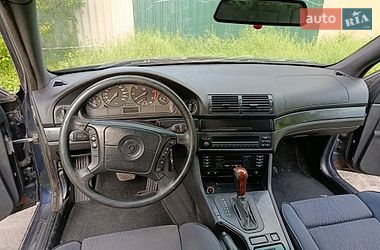 Седан BMW M5 2000 в Славянске