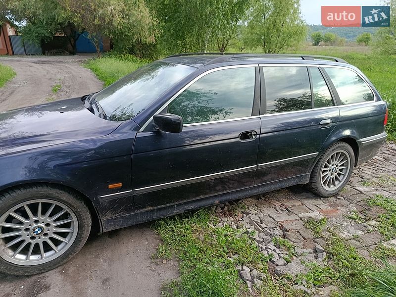 Седан BMW M5 2000 в Славянске
