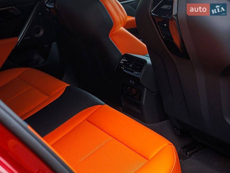 Седан BMW M5 2025 в Чернівцях