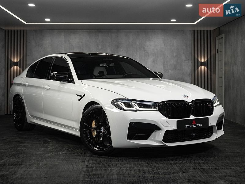 Седан BMW M5 2023 в Одесі