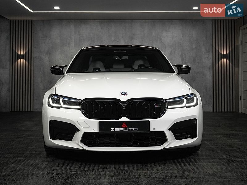Седан BMW M5 2023 в Одесі