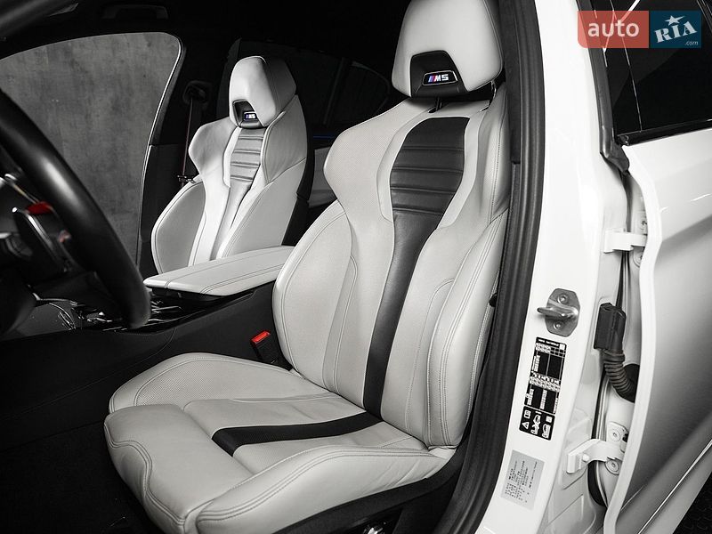 Седан BMW M5 2023 в Одесі