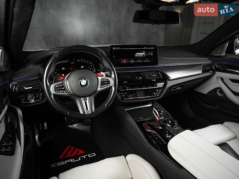 Седан BMW M5 2023 в Одесі