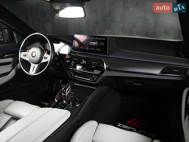 Седан BMW M5 2023 в Одесі