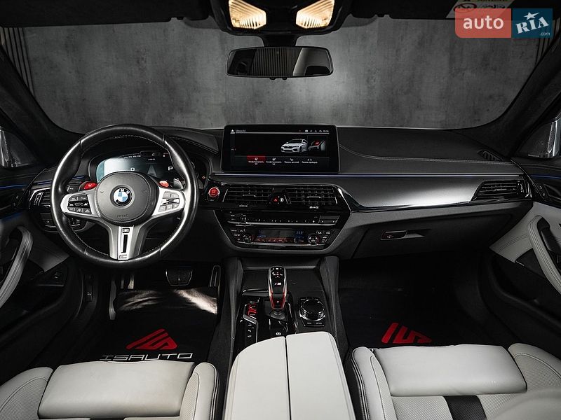 Седан BMW M5 2023 в Одесі