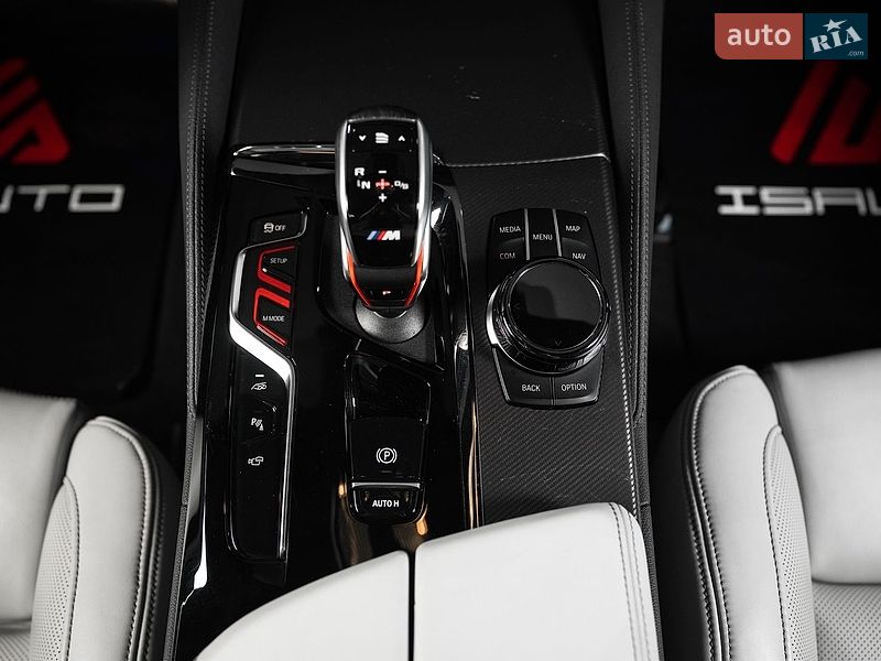 Седан BMW M5 2023 в Одесі