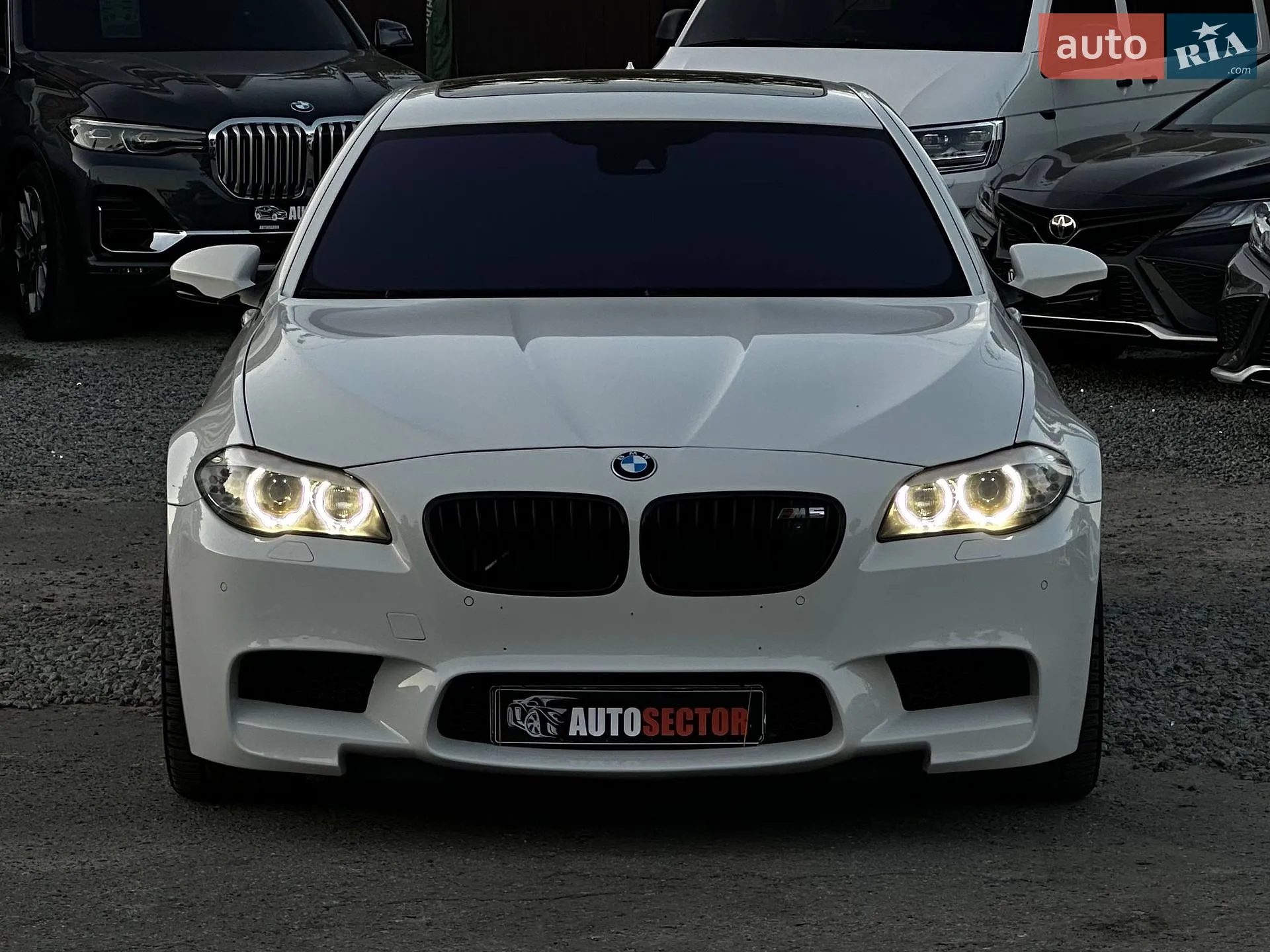 2012 BMW M5 - мініатюра 2