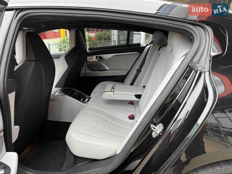 Купе BMW M8 Gran Coupe 2022 в Львове