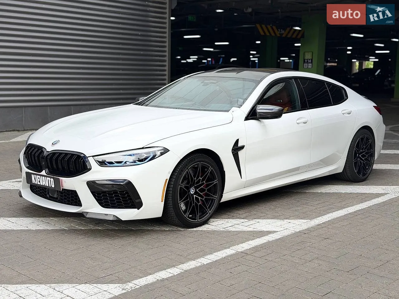 2020 BMW M8 - мініатюра 3