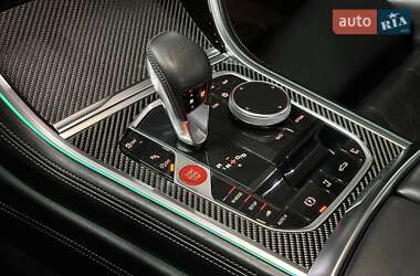 Кабриолет BMW M8 2019 в 