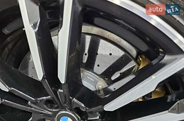 Кабриолет BMW M8 2019 в 