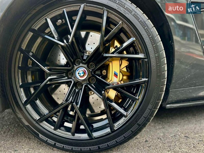 Купе BMW M8 2021 в Києві фото 22 Купе BMW M8 2021 в Києві