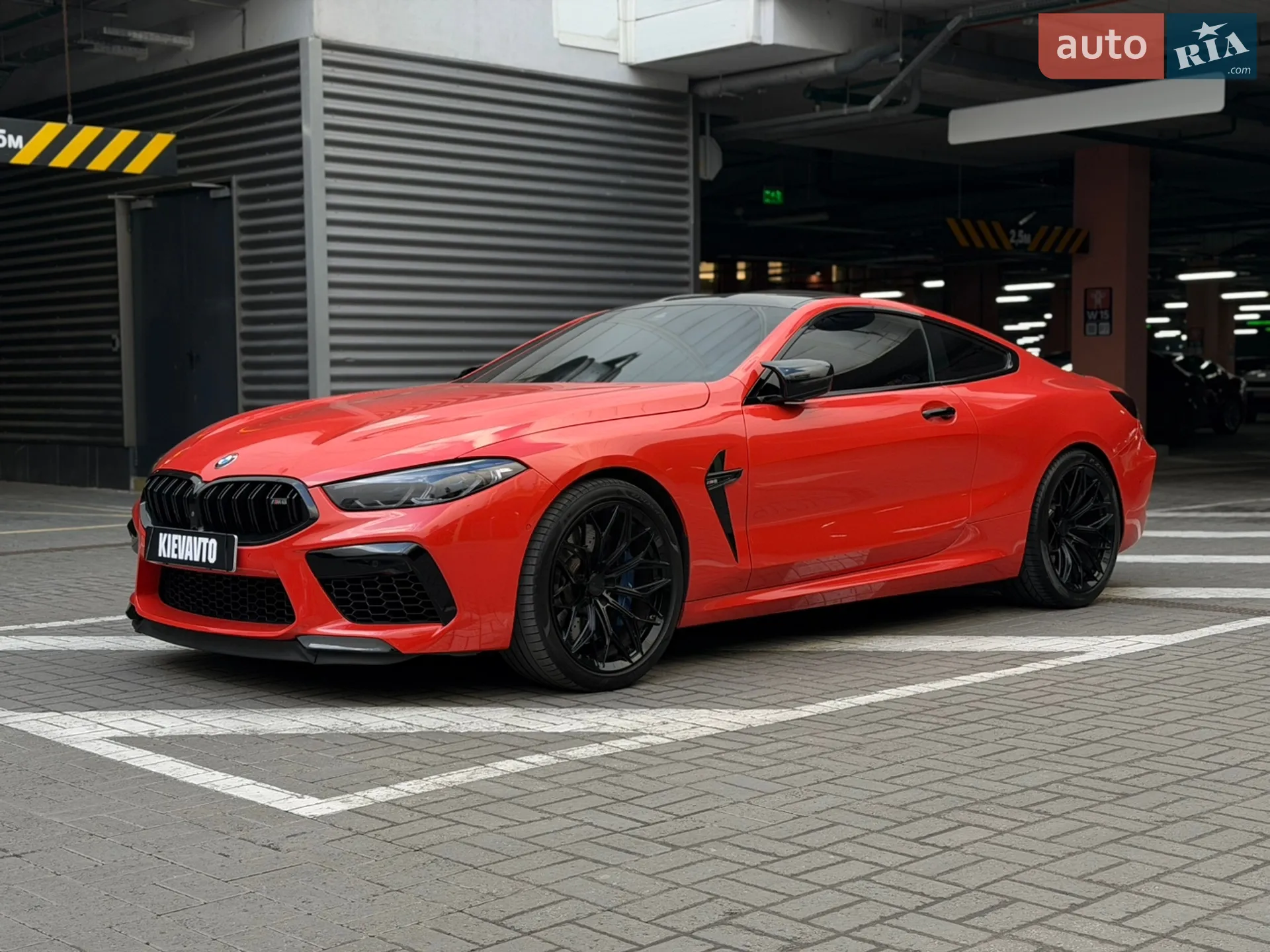 2019 BMW M8 - фото 1