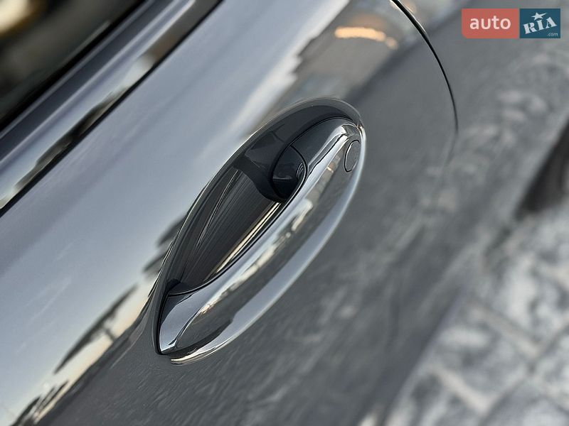Купе BMW M8 2023 в Львове