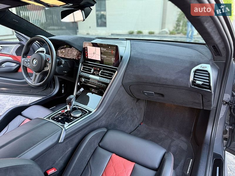 Купе BMW M8 2023 в Львове