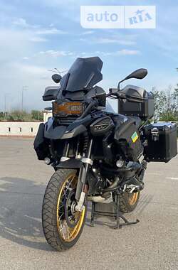 Мотоцикл Многоцелевой (All-round) BMW R 1250GS 2021 в Вишневом