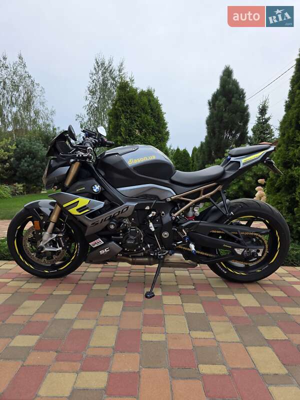 Мотоцикл Без обтекателей (Naked bike) BMW S 1000R 2023 в Днепре фото 2 Мотоцикл Без обтекателей (Naked bike) BMW S 1000R 2023 в Днепре