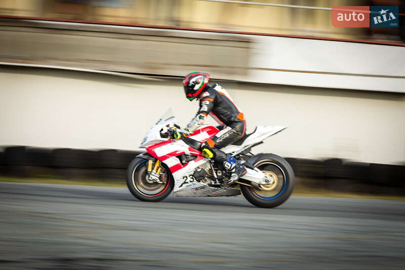 Спортбайк BMW S 1000RR 2017 в Киеве фото 3 Спортбайк BMW S 1000RR 2017 в Киеве