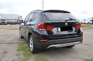 Позашляховик / Кросовер BMW X1 2013 в 