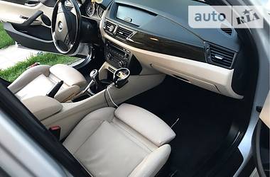 Позашляховик / Кросовер BMW X1 2011 в 