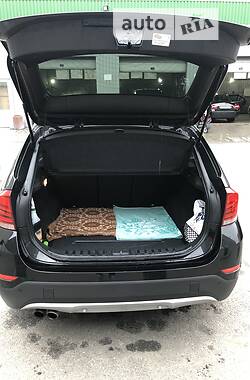 Позашляховик / Кросовер BMW X1 2012 в 