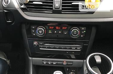 Позашляховик / Кросовер BMW X1 2012 в 