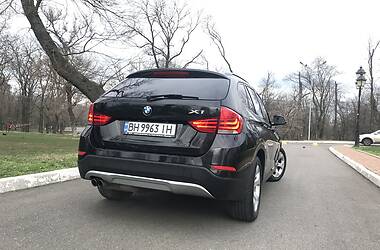 Позашляховик / Кросовер BMW X1 2014 в 
