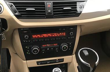 Позашляховик / Кросовер BMW X1 2014 в 