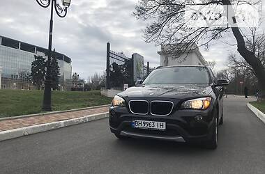 Позашляховик / Кросовер BMW X1 2014 в 