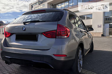 Позашляховик / Кросовер BMW X1 2012 в 