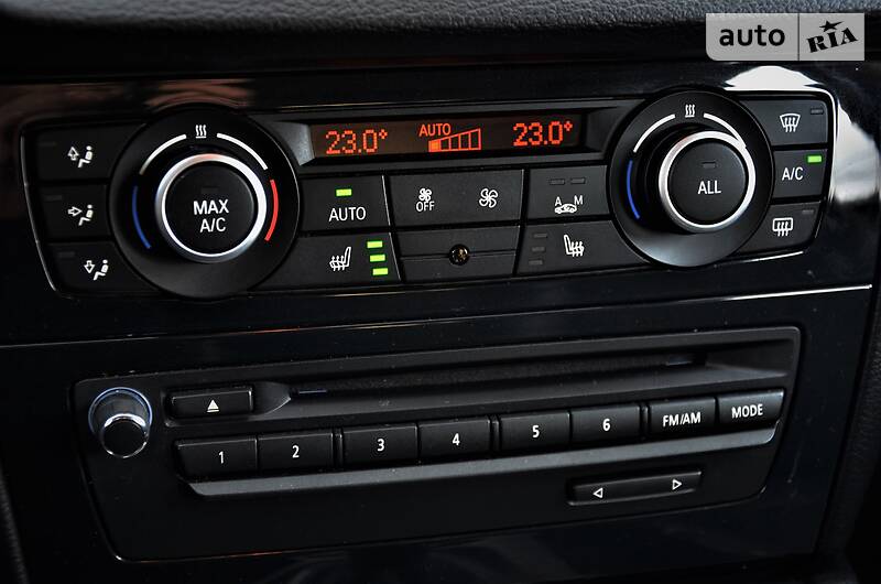 Позашляховик / Кросовер BMW X1 2015 в Києві