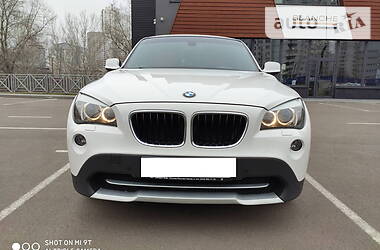 Позашляховик / Кросовер BMW X1 2012 в 