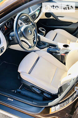 Позашляховик / Кросовер BMW X1 2010 в 