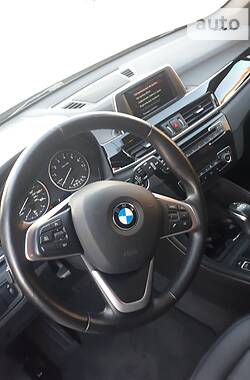 Позашляховик / Кросовер BMW X1 2017 в 
