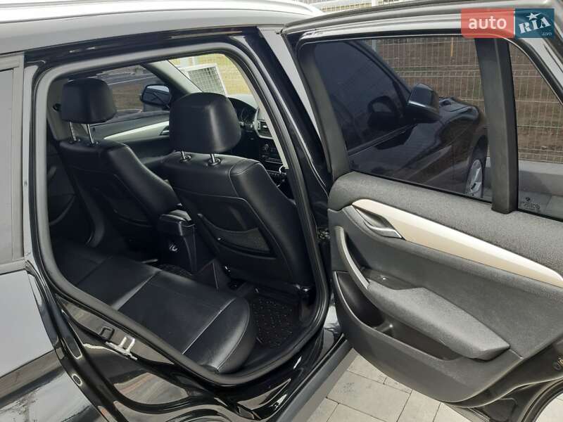 Внедорожник / Кроссовер BMW X1 2013 в Хусте