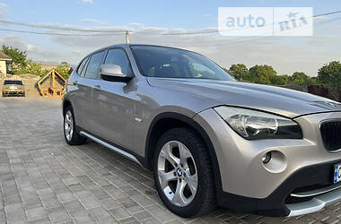 Внедорожник / Кроссовер BMW X1 2011 в Черновцах