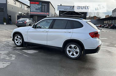 Позашляховик / Кросовер BMW X1 2012 в 