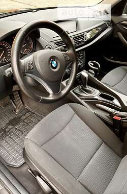 Внедорожник / Кроссовер BMW X1 2012 в 