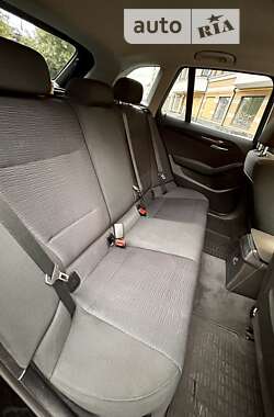 Внедорожник / Кроссовер BMW X1 2012 в 