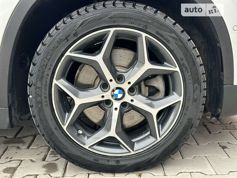 Внедорожник / Кроссовер BMW X1 2016 в Одессе